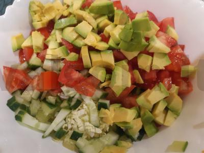 Pikantiškas salotas su avokadu ir sezamu Žingsnis 5