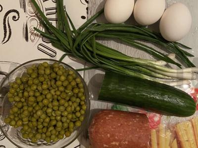 Salotos „Neolivie“ su rūkyta dešra Žingsnis 1