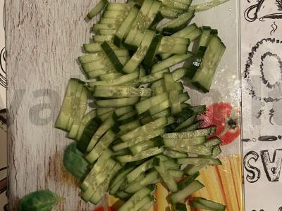 Salotos „Neolivie“ su rūkyta dešra Žingsnis 3