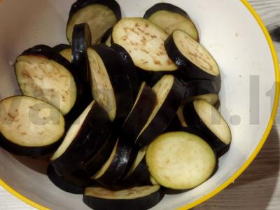 Kepti baklažanai „Pirštus nulaižysi“ Žingsnis 1