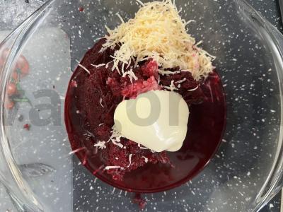 Burokėlių salotos su sūriu ir morkų griežinėliais Žingsnis 5