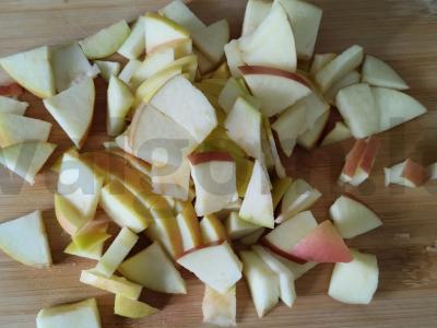 Obuolių pyragas su kefyru Žingsnis 1