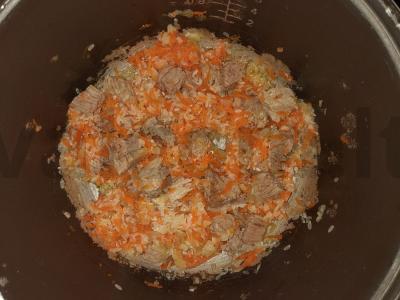 Ryžiai su mėsa daugiafunkciniame virimo aparate Žingsnis 3