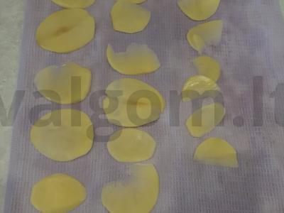 Bulvių traškučiai su džiovintomis žolelėmis Žingsnis 3