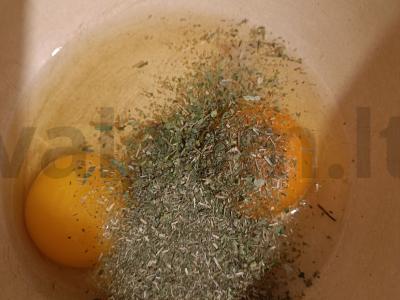 Omlete su sūriu ir pomidorais Žingsnis 2