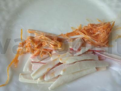 Vietnamese roll with crab sticks and enoki mushrooms Žingsnis 1