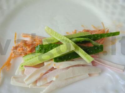 Vietnamese roll with crab sticks and enoki mushrooms Žingsnis 2