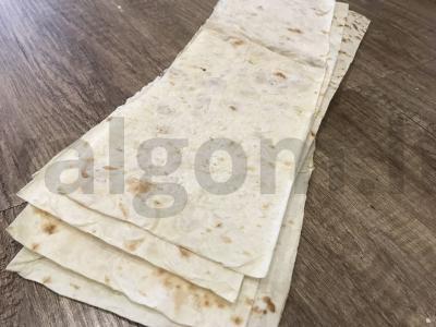 Lavashas su varške ir sūriu, supjaustytas trikampiais Žingsnis 1