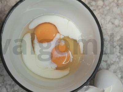 Omeletas su daržovėmis ir sūrio pluta Žingsnis 2