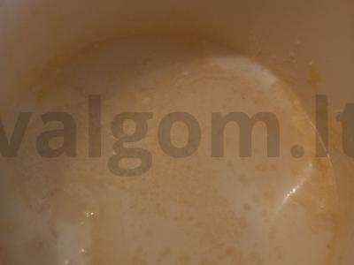 Uogų keksai su pienu ir sviestu Žingsnis 2