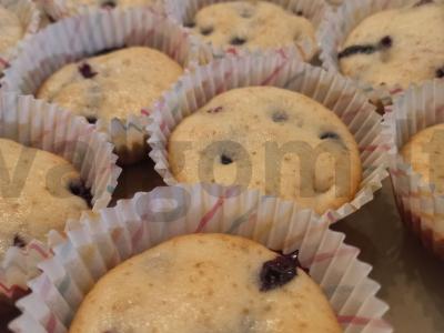 Uogų keksai su pienu ir sviestu pagrindine nuotrauka