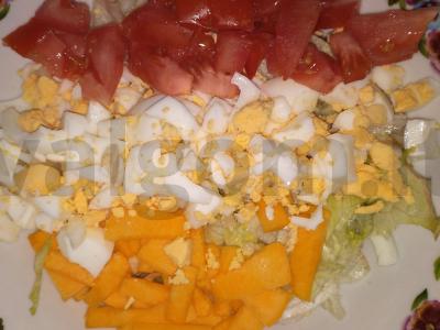 Baltyminis salotas su kepta kiauliena, moliūgu, kedro riešutais ir traškia ledo salotų lapais Žingsnis 3