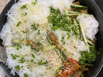 Funchosa su daržovėmis ir vištiena Žingsnis 8