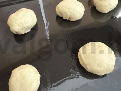 Nuostabūs varškėčiai su vyšniomis Žingsnis 1