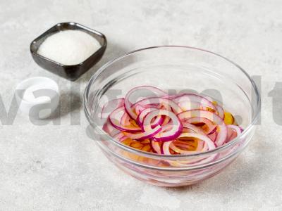 Pupelių salotos su morkomis ir svogūnais Žingsnis 1