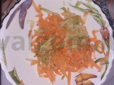 Morkų, kukurūzų ir varškės salotas Žingsnis 1