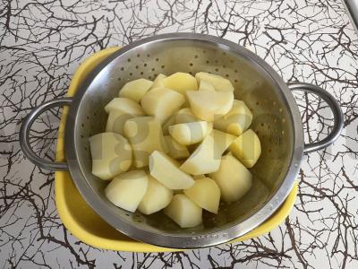 Grietinėlės bulvės su plutele ir žolelėmis Žingsnis 2