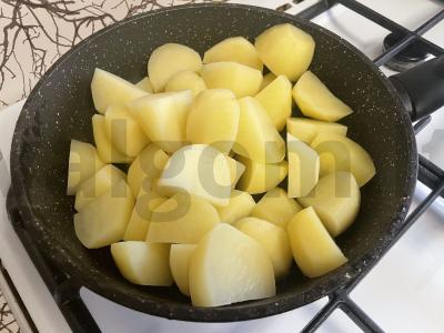 Grietinėlės bulvės su plutele ir žolelėmis Žingsnis 3