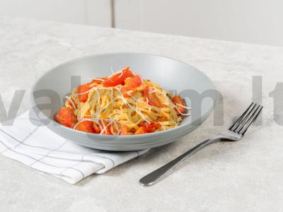 Makaronai su sūriu ir pomidorais pagrindine nuotrauka