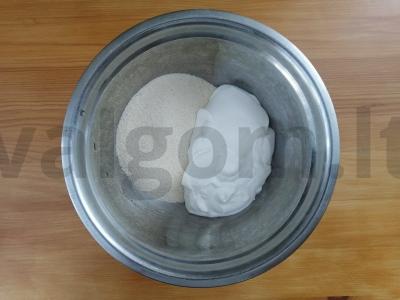 Mannikas su grietine ir citrina bei vanile Žingsnis 1