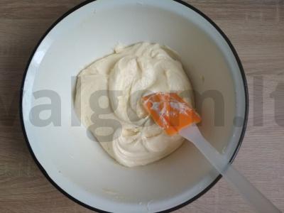 Austrijos tortas su migdolų miltais, kremu ir abrikosų džemu Žingsnis 4