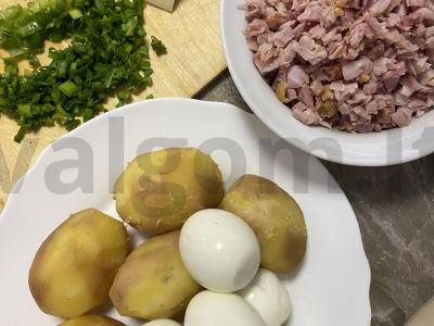 Salotas „Švelnus“ su rūkytomis vištienos krūtinėlėmis Žingsnis 1