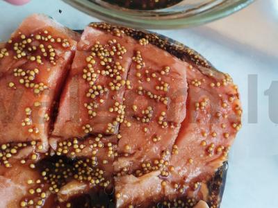 Raudona žuvis orkaitėje sojų padažo ir garstyčių marinate Žingsnis 2