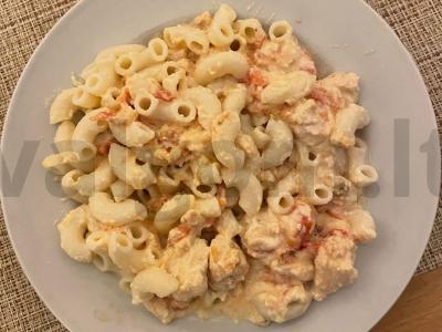 Makaronai su vištiena grietinėlėje pagrindine nuotrauka