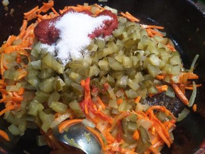 Skani mėsos solyanka su citrina ir alyvuogėmis Žingsnis 3