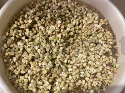 Žalioji grikių košė su medumi ir GHI sviestu Žingsnis 1