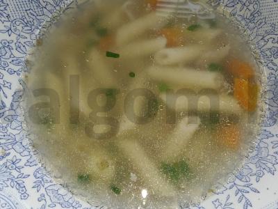 Sriuba iš kiaulienos kaulų su makaronais pagrindine nuotrauka