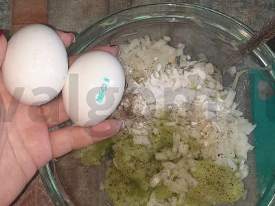 Cukinijų blynai su žolelėmis Žingsnis 9