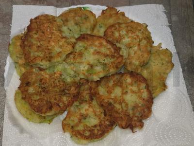 Cukinijų blynai su žolelėmis pagrindine nuotrauka