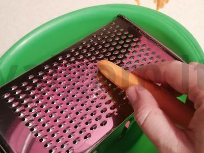 Morkų ir česnako salotas Žingsnis 2