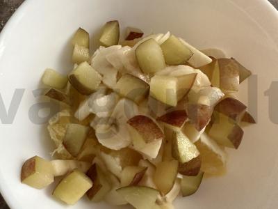 Vaisių salotas „Vasaros“ su grietine ir medumi Žingsnis 3