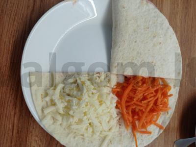 Tortilija su kumpiu, sūriu ir adžika Žingsnis 4