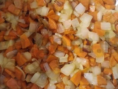 Namų stiliaus kalakutienos troškinys Žingsnis 1