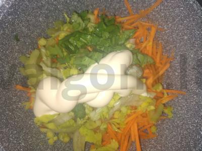 Morkų ir salierų salotas Žingsnis 5