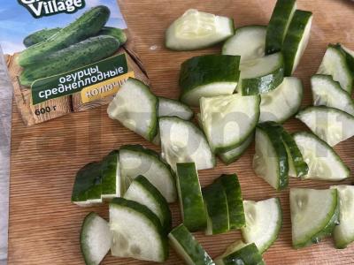 Salotos su žaliuoju žirniu ir agurku Žingsnis 2