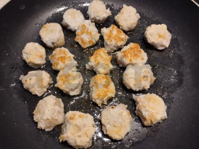 Koldūnai grietinėlės padaže Žingsnis 4