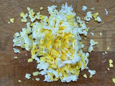 Tunas ir virtas kiaušinis ant tostų Žingsnis 3