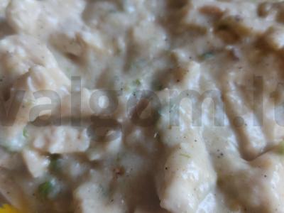 Grietinėlės vištiena pagrindine nuotrauka