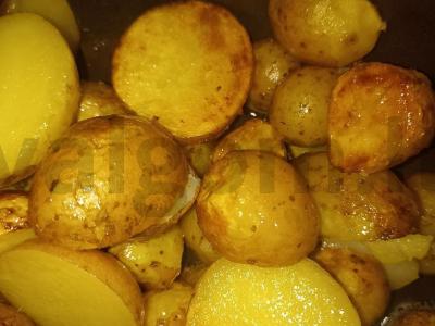 Jauni bulvytės greitai pagrindine nuotrauka