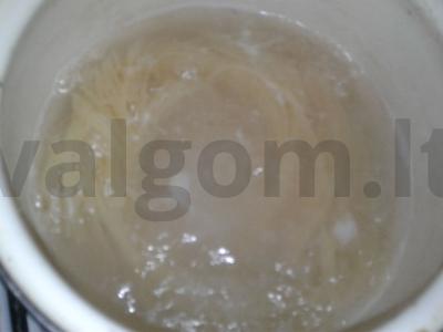 Spagettini su vištiena ir padažu Žingsnis 1