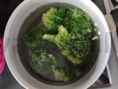 Sultingas vištienos filė su brokoliais Žingsnis 3