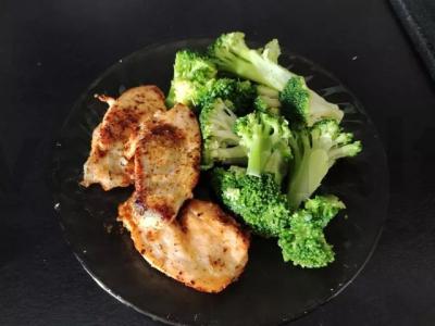 Sultingas vištienos filė su brokoliais pagrindine nuotrauka