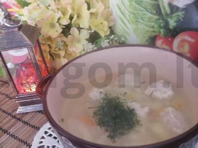 Greitas vištienos faršo kukulių sriuba pagrindine nuotrauka