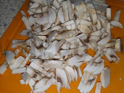 Kalakutienos krūtinėlė su grybais grietinėlės padaže su bulvių koše Žingsnis 3