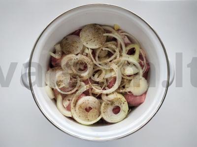 Švelnus šašlykas tamsaus alaus ir granatų sulčių marinate Žingsnis 1