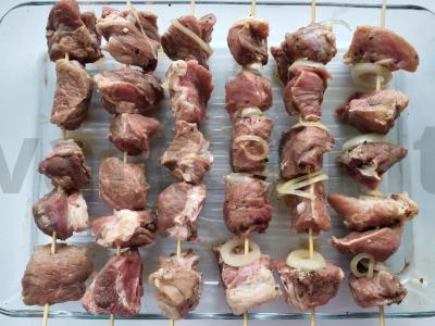 Švelnus šašlykas tamsaus alaus ir granatų sulčių marinate Žingsnis 3